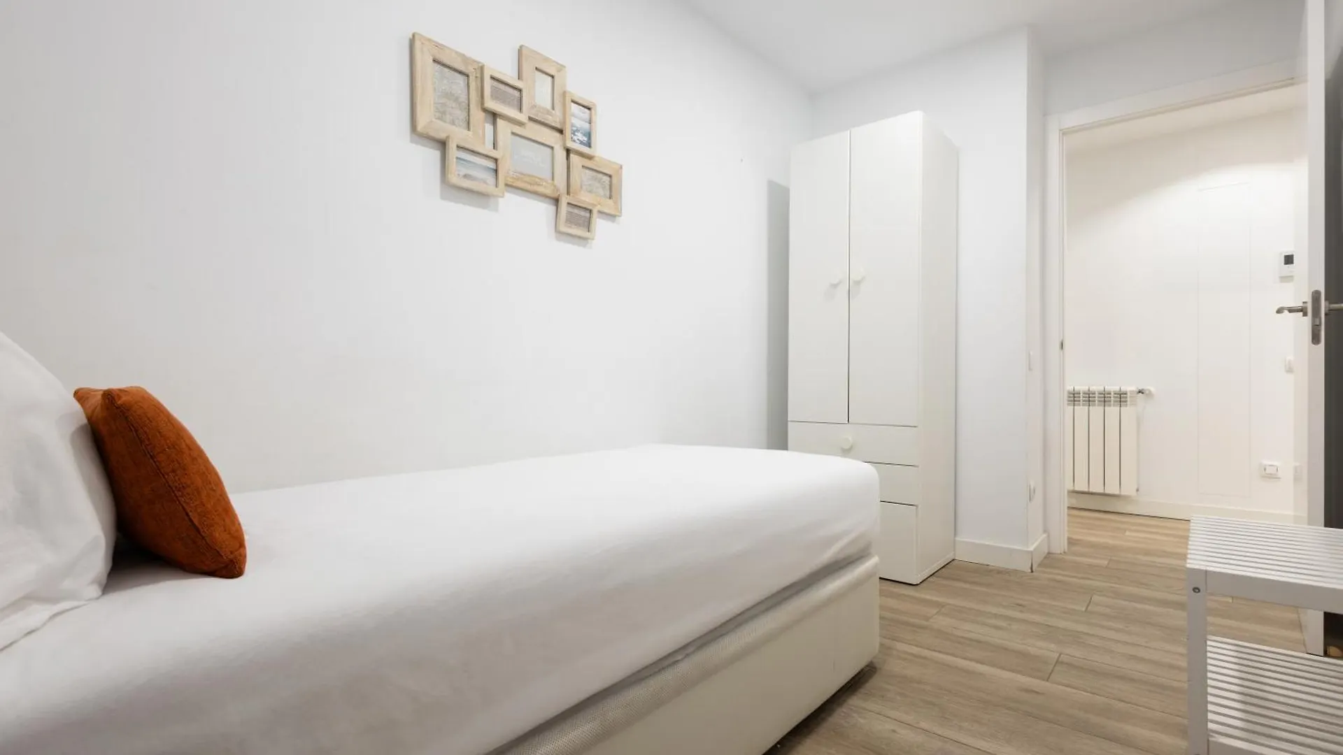 Stay U-Nique Apartments Fabra I Puig Barcelona 0*,